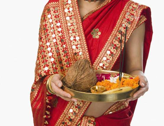 जानें, नवरात्र में किस दिन किस रंग के कपड़े पहनना होता है शुभ