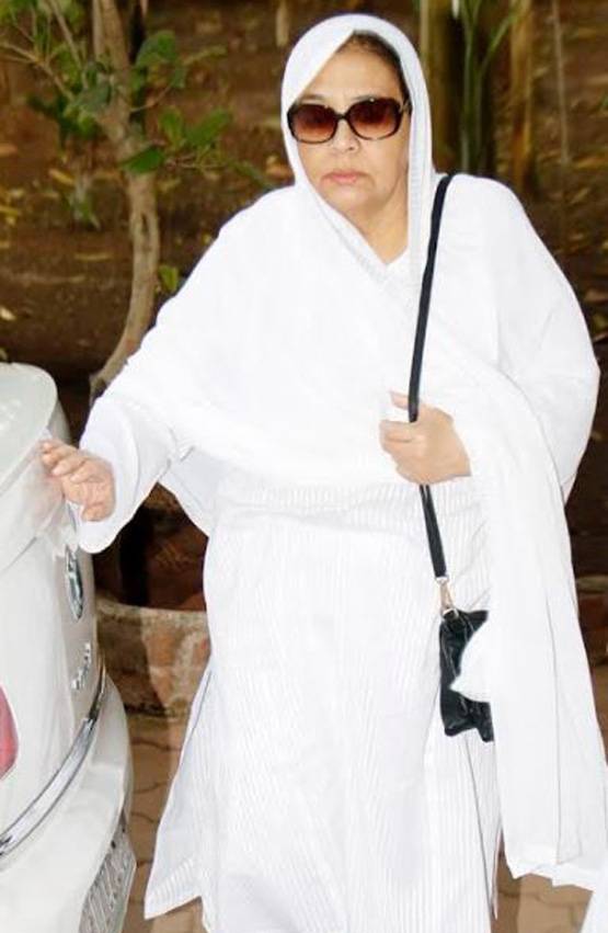 शम्मी आंटी की प्रेयर मीट में सास संग पहुंचीं ऐश्वर्या, देखें PHOTOS