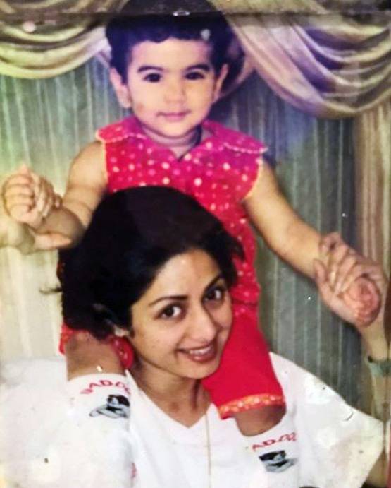 जाह्नवी-खुशी के साथ श्रीदेवी- नहीं देखी होंगी ये RARE PHOTOS