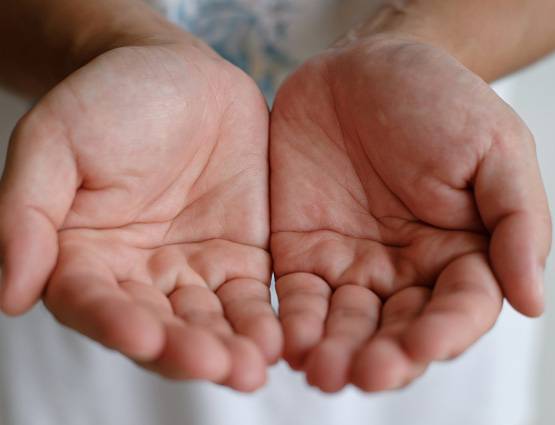 क्या आपके हाथ में हैं अमीर बनने के ये खास निशान?