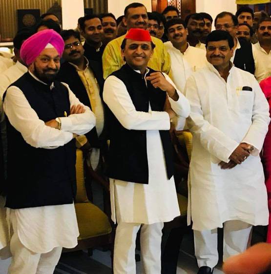 PHOTOS: राज्‍यसभा चुनाव से पहले UP में डिनर डिप्लोमेसी का गेम