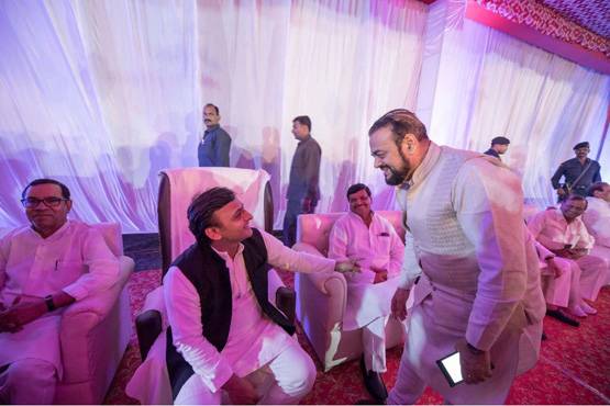 PHOTOS: राज्‍यसभा चुनाव से पहले UP में डिनर डिप्लोमेसी का गेम