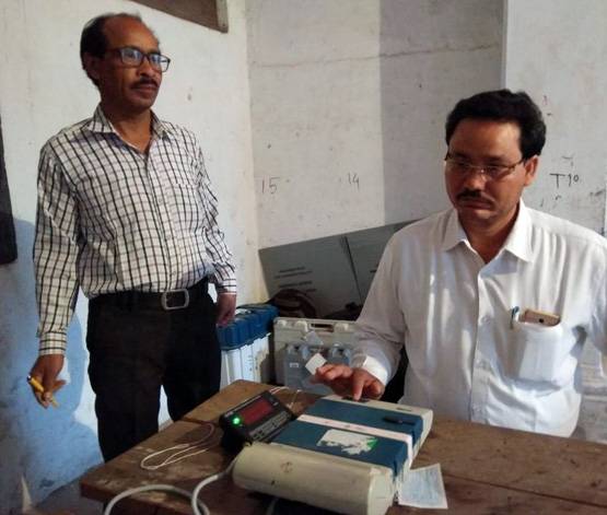 गोरखपुर उपचुनाव: मतदान से पहले CM योगी आदित्यनाथ ने की पूजा