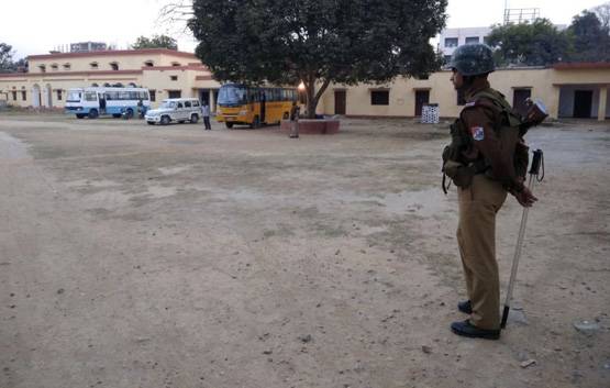 गोरखपुर उपचुनाव: मतदान से पहले CM योगी आदित्यनाथ ने की पूजा