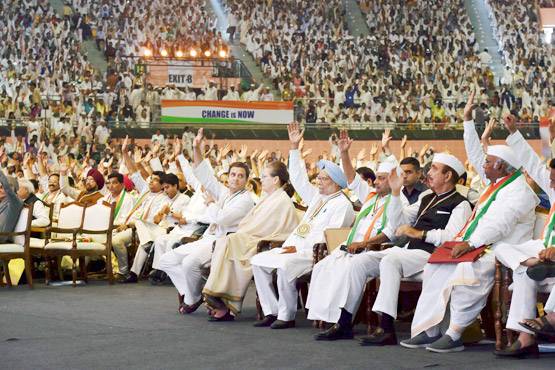 कांग्रेस महाधिवेशन में प्रियंका गांधी भी रहीं सक्रिय, देखें PHOTOS