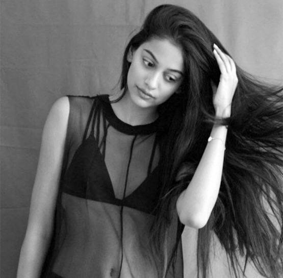 October Trailer से पहले जानें कौन हैं वरुण की ये एक्ट्रेस