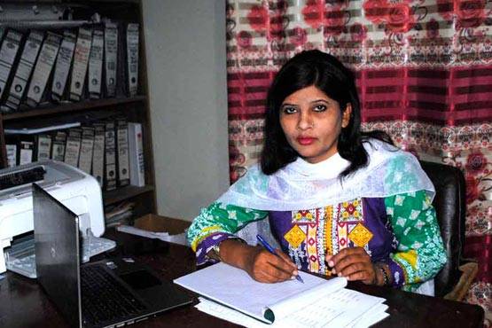 पाकिस्तान में इस हिंदू महिला ने रचा इतिहास, परिवार था बंधुआ मजदूर