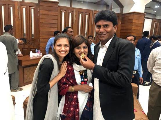 पाकिस्तान में इस हिंदू महिला ने रचा इतिहास, परिवार था बंधुआ मजदूर