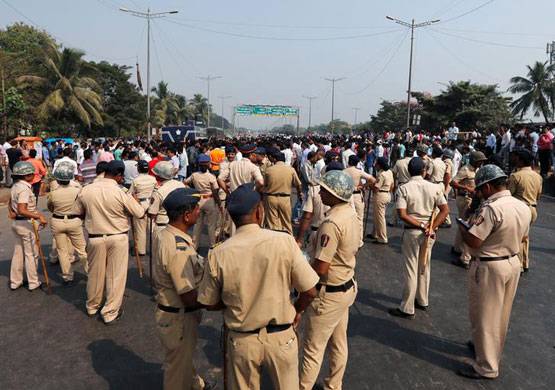 कभी सोचा है पुलिस की वर्दी का रंग खाकी क्यों होता है? ये रहा जवाब