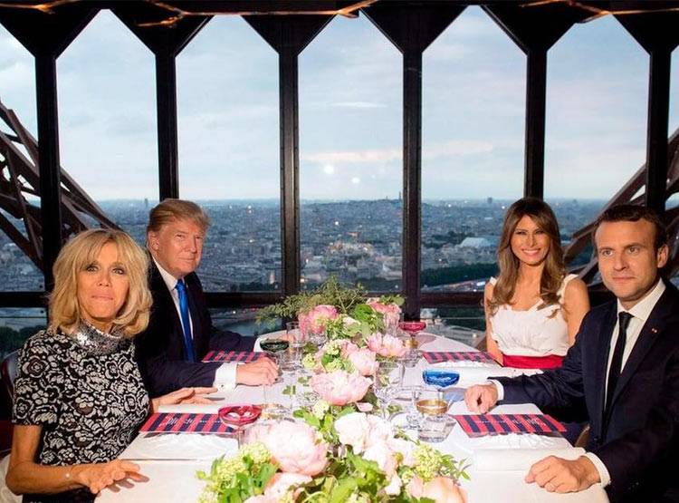 24 साल बड़ी टीचर से प्यार और शादी, ऐसी है मैक्रों की लवस्टोरी