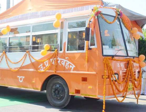 योगी का 1 साल: UP पर ऐसे चढ़ता गया भगवा रंग