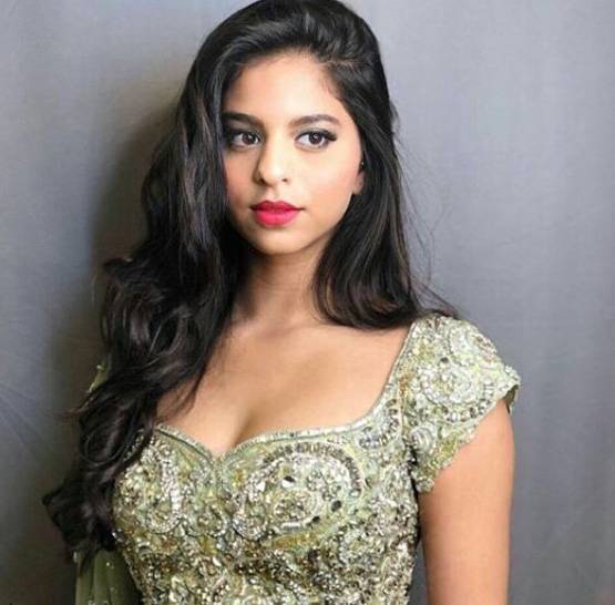 स्विमिंग पूल में सुहाना का कूल लुक, बिकिनी फोटो फिर viral