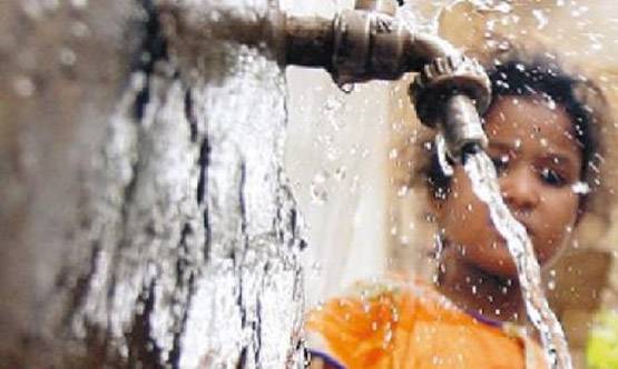 बोतल बंद पानी पीते हैं तो हो जाइए सावधान, पड़ सकते हैं बीमार