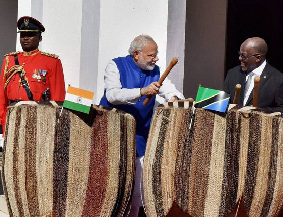 मोदी म्यूजिक: कब-कब दिखा PM का म्यूजिकल अंदाज PHOTOS