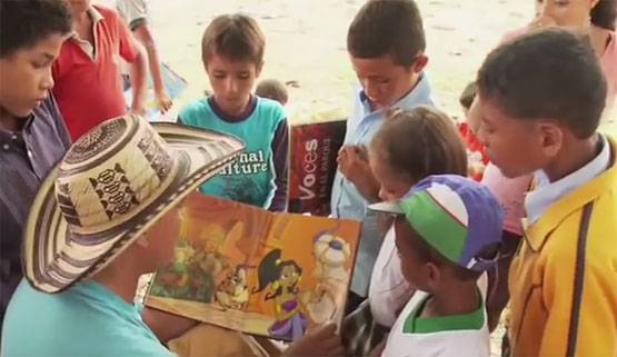 World Book Day: गरीब बच्चों के लिए गधे पर खोली अनोखी लाइब्रेरी