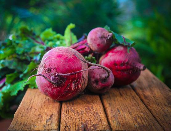 निखरी हुई त्वचा चाहते हैं तो जरूर खाएं ये 10 चीजें!