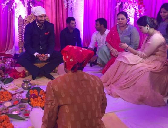 ऐश्वर्या के चेहरे पर नज़ाकत, सगाई में नर्वस दिखे तेजप्रताप