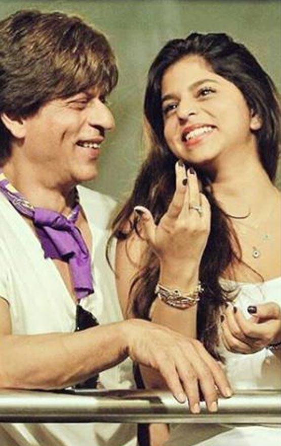 IPL 2018: बेटी सुहाना संग टीम KKR को चीयर करने पहुंचे शाहरुख