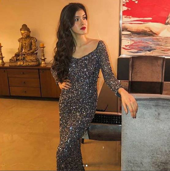 स्टार किड्स ने अटेंड की PROM NIGHT, गाउन में ऐसा था लुक