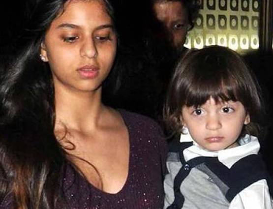 अनन्या की गोद में बैठ इनकी नकल उतारते दिखे शाहरुख के बेटे अबराम