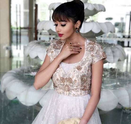 उतरन फेम टीना दत्ता ने बदल लिया अपना लुक, PHOTOS