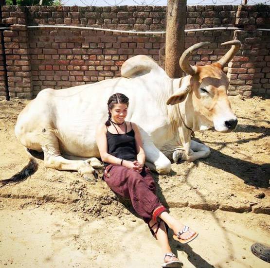 हॉलीवुड की जानी मानी एक्ट्रेस ने यूपी के बच्चे को लिया गोद