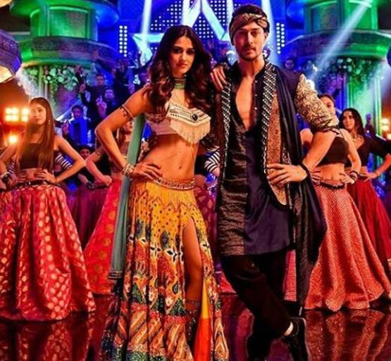 'पत्थरबाजी ठीक, तिरंगा जलाना बर्दाश्त नहीं', बागी2 के दमदार संवाद