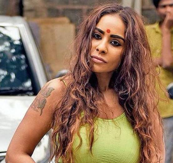 'सेक्सुअल फेवर देती हैं नॉर्थ की हीरोइनें, इसलिए मिलता है काम'