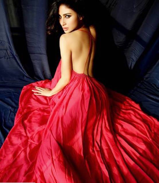 मौनी राॅय दबंग 3 में नहीं वेब वर्ल्ड में कर रही हैं डेब्यू