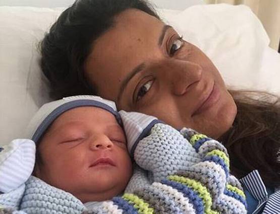 कंगना की गोद में खुश नजर आएं रंगोली के बेटे पृथ्वीराज, PHOTOS