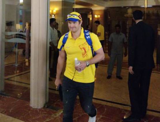 PHOTOS: रोहित ब्रिगेड से भिड़ने मुंबई पहुंची धोनी की येलो आर्मी