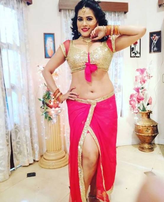 ये हैं भोजपुरी फ‍िल्मों की आइटम क्वीन, फिर आ रही हैं होश उड़ाने