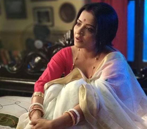 सनी लियोनी के आइटम सॉन्ग पर भोजपुरी क्वीन मोनालिसा का डांस