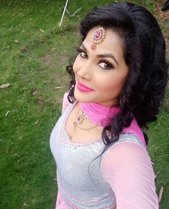 ये हैं भोजपुरी फ‍िल्मों की आइटम क्वीन, फिर आ रही हैं होश उड़ाने