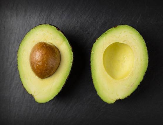 निखरी हुई त्वचा चाहते हैं तो जरूर खाएं ये 10 चीजें!