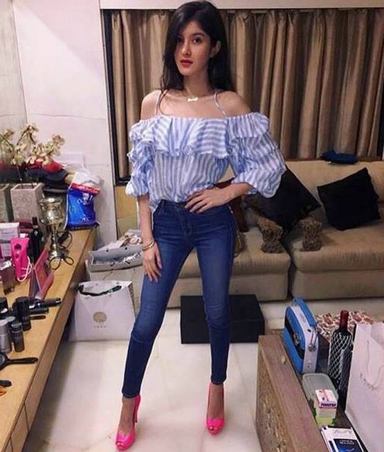 स्टार किड्स ने अटेंड की PROM NIGHT, गाउन में ऐसा था लुक