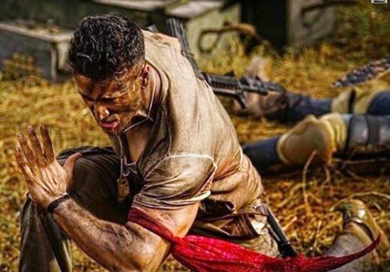 'पत्थरबाजी ठीक, तिरंगा जलाना बर्दाश्त नहीं', बागी2 के दमदार संवाद