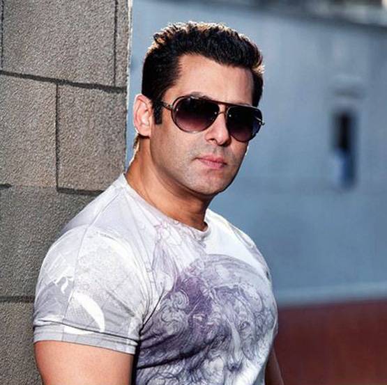 जेल के अंदर से बाहर तक सलमान के फैन, कलाई काटकर लिखा- आई लव यू