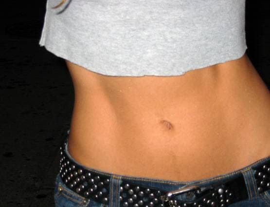 पतली कमर चाहती हैं तो भूलकर भी ना खाएं ये 10 चीजें