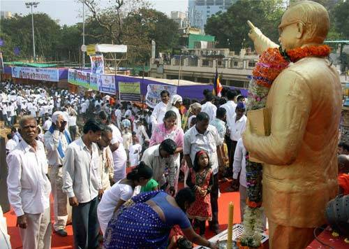 अंबेडकर ने हिंदू धर्म क्यों छोड़ा और ले ली बौद्ध दीक्षा