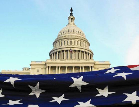 अपने देश के हर नागर‍िक को 7.5 लाख देगा ये शख्स, जानिए वजह