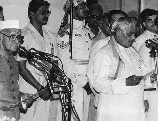 बीड़ी में तंबाकू है, कांग्रेस वाला डाकू है, पढ़ें BJP के 15 मशहूर नारे