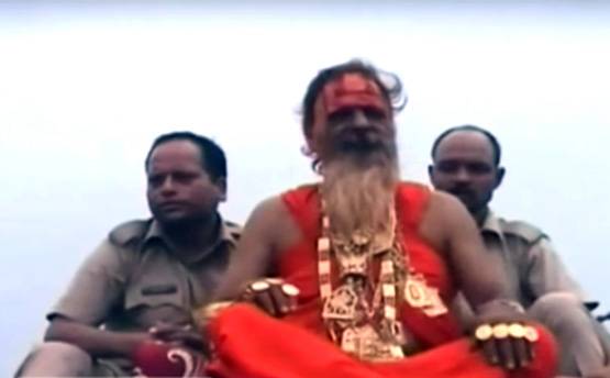 अजीबोगरीब बाबा: पहनते हैं 14 kg सोने का गहना, 27 लाख की घड़ी