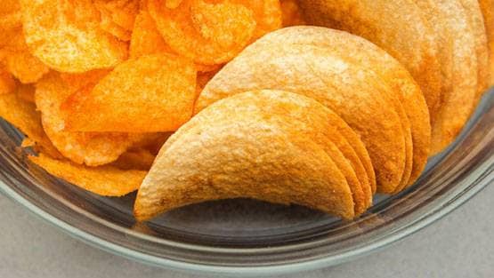 पतली कमर चाहती हैं तो भूलकर भी ना खाएं ये 10 चीजें