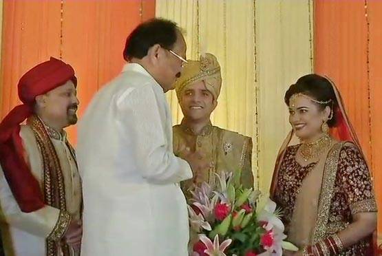 IAS टॉपर टीना-अतहर का दिल्ली में वेडिंग रिसेप्शन, पहुंचे कई VIP