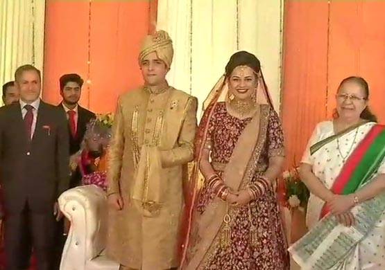 IAS टॉपर टीना-अतहर का दिल्ली में वेडिंग रिसेप्शन, पहुंचे कई VIP