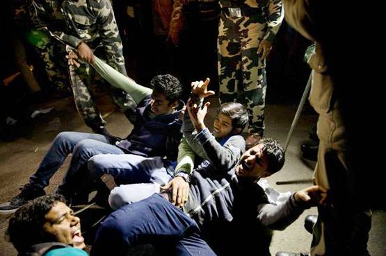 तब निर्भया, आज कठुआ-उन्नाव: वही गुस्सा, वही इंसाफ की लड़ाई