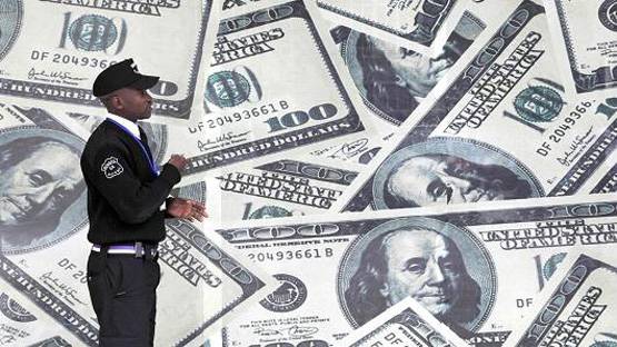 अपने देश के हर नागर‍िक को 7.5 लाख देगा ये शख्स, जानिए वजह