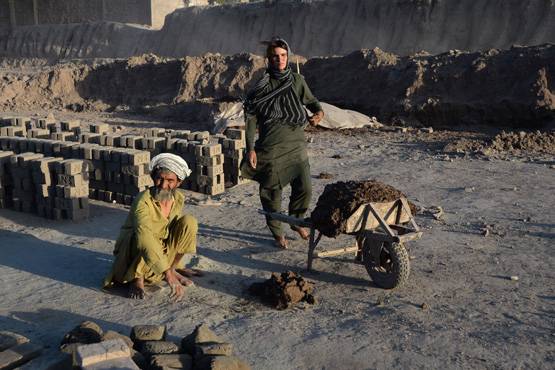 10 साल से लड़का बनकर रह रही है ये लड़की, ये है मजबूरी