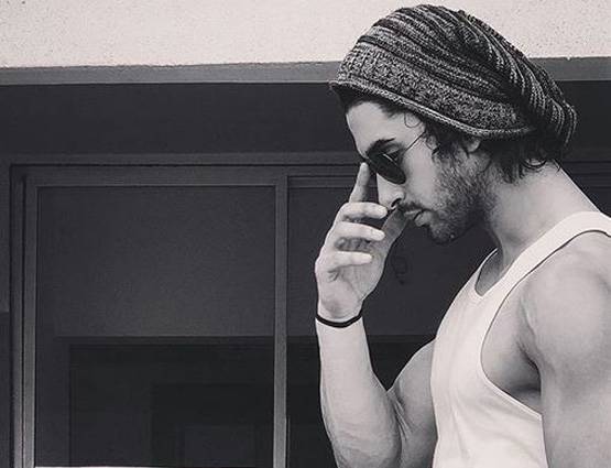 खुद को ऐसे फिट रखते हैं पोरस, सेट पर भी करते हैं एक्सरसाइज